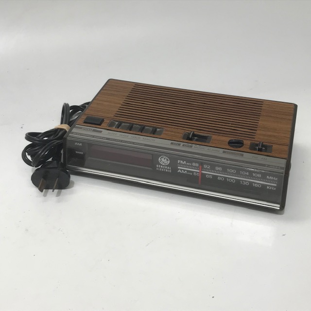 CLOCK, Digital Clock Radio - Timber Veneer GE Slimline